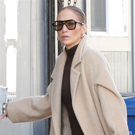 Jennifer Lopez Wore Trendy, Affordable Sunglasses.